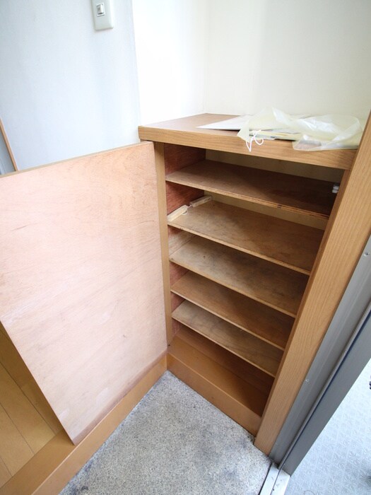 物件内観写真8　(靴箱)