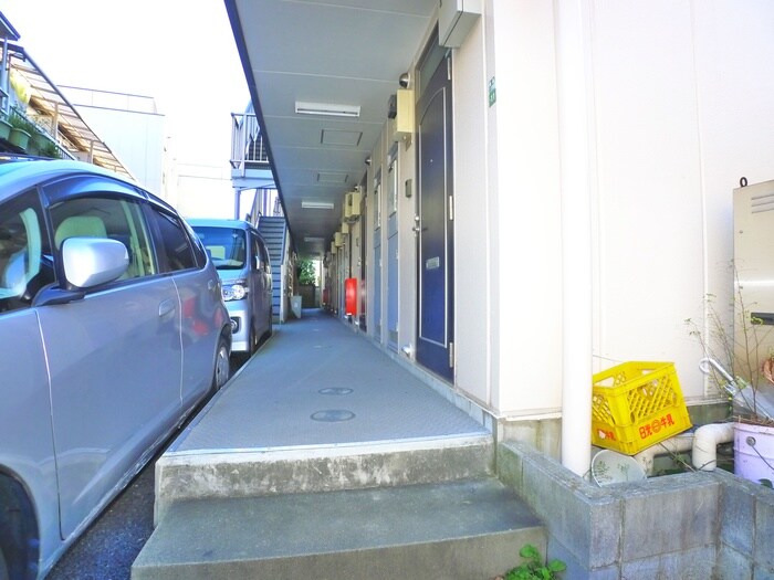 物件外観写真4　(エントランス部分)