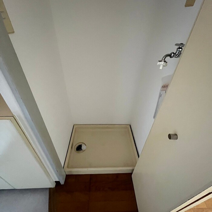 物件内観写真13　(洗濯機置場)