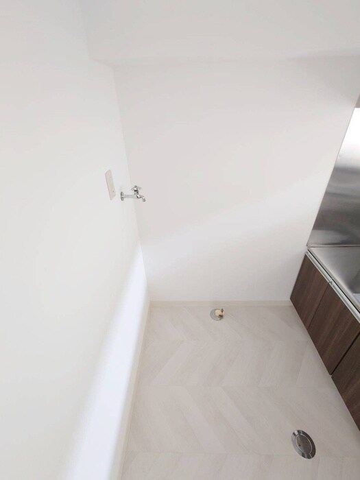 物件内観写真14　(洗濯機置場)