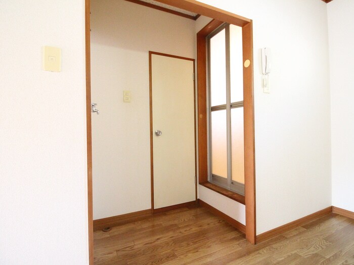 物件内観写真18　(玄関)