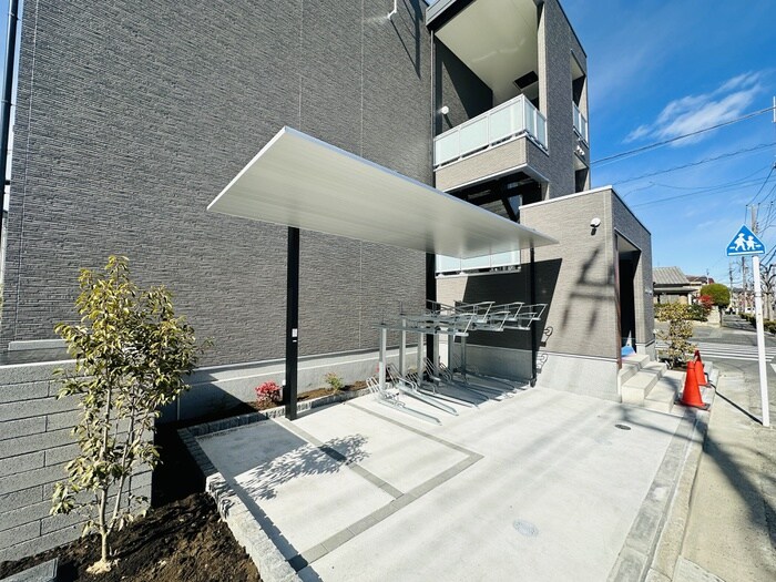 物件外観写真5　(駐輪場)