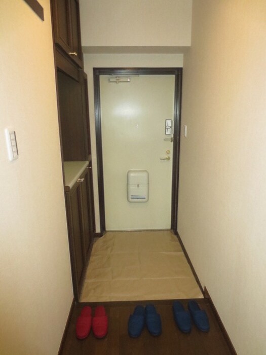 物件内観写真7　(玄関)