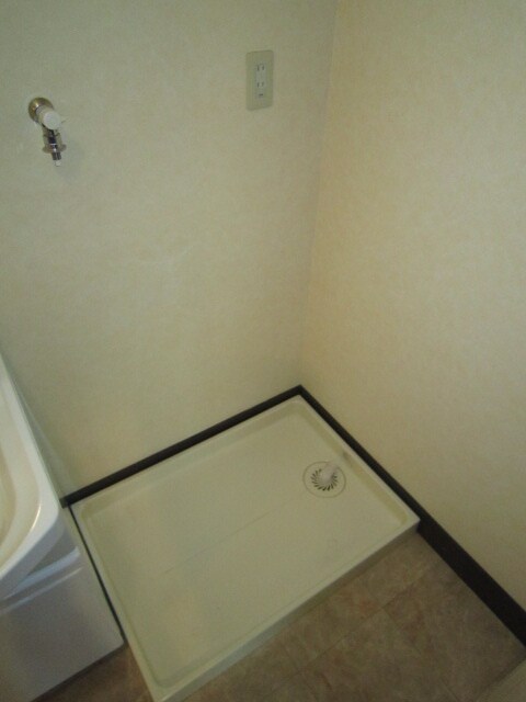 物件内観写真15　(洗濯機置場)