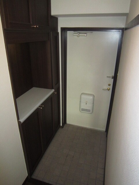 物件内観写真16　(玄関)
