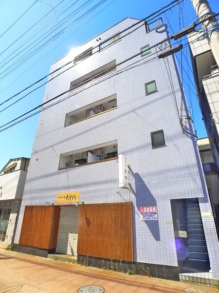 岡田ビル外観写真