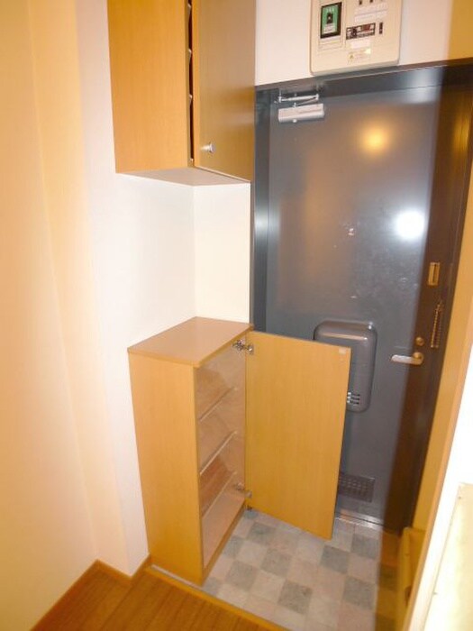 物件内観写真5　(玄関)