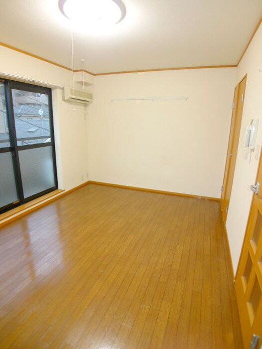 物件内観写真9　(室内からの展望)