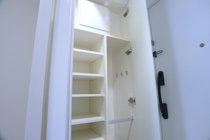 物件内観写真7　(靴箱)