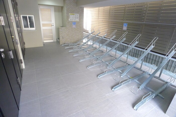 物件外観写真6　(駐輪場)