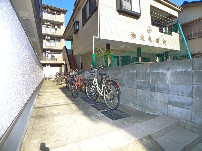 物件外観写真5　(駐輪場)