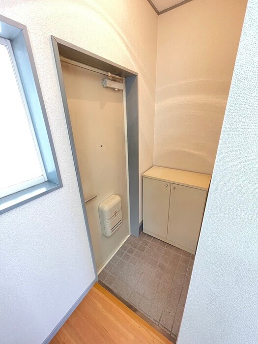 物件内観写真14　(玄関)