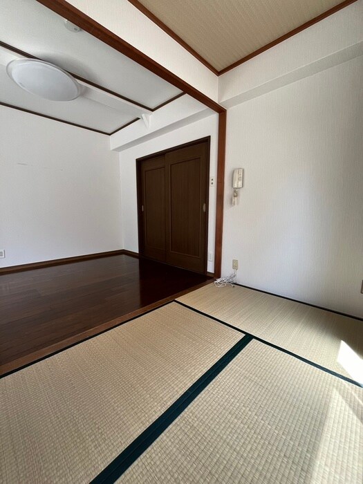 物件内観写真9　(居室)