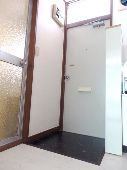 物件内観写真16　(玄関)