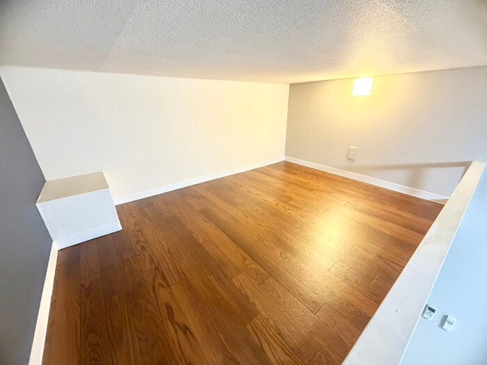 物件内観写真9　(ロフト)