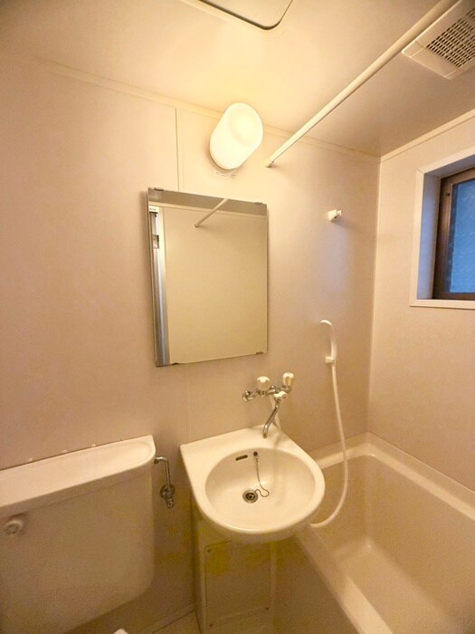 物件内観写真11　(洗面)