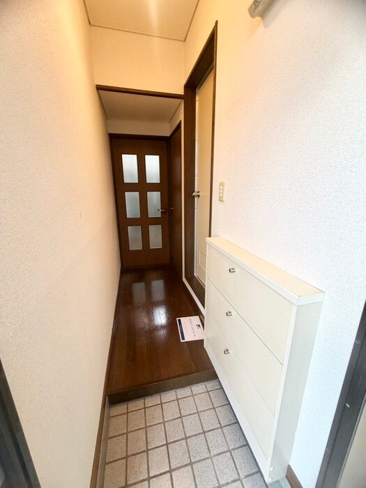 物件内観写真14　(玄関)