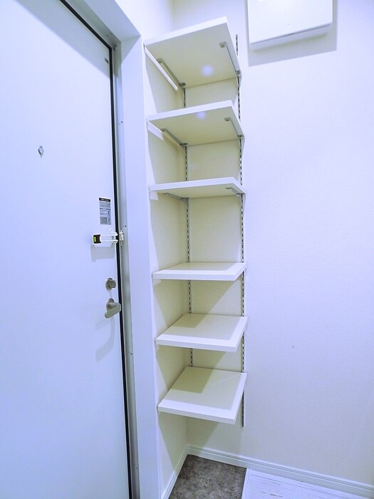 物件内観写真15　(玄関)