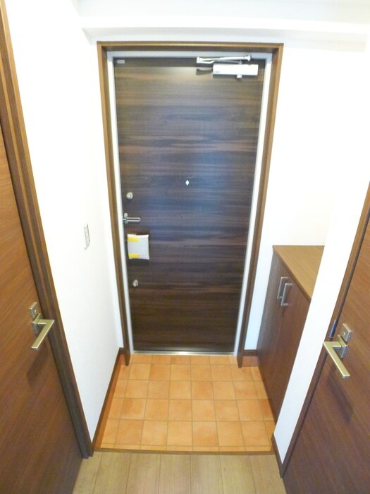 物件内観写真15　(玄関)