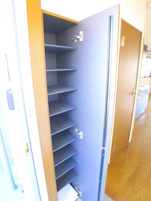 物件内観写真10　(靴箱)