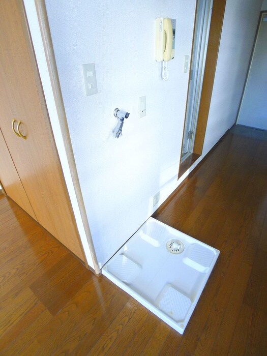 物件内観写真12　(洗濯機置場)