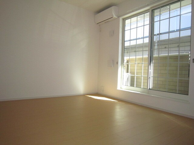 物件内観写真4　(居室)