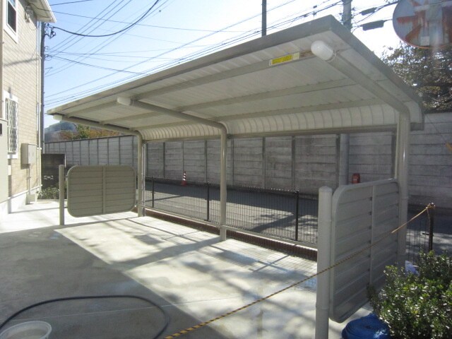 物件外観写真3　(駐輪場)