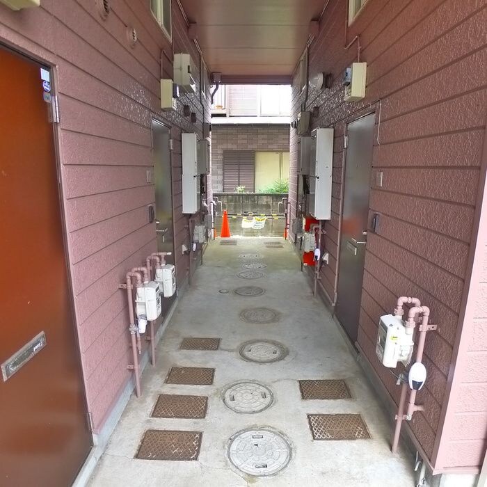 物件外観写真3　(エントランス部分)