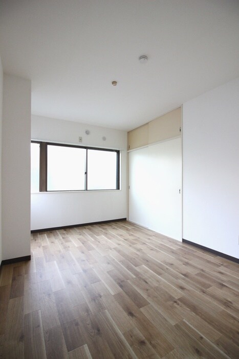 物件内観写真4　(居室)