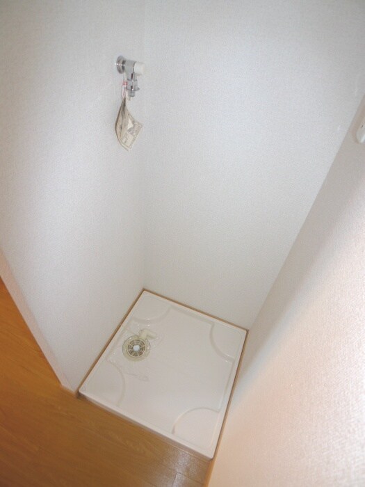 物件内観写真14　(洗濯機置場)