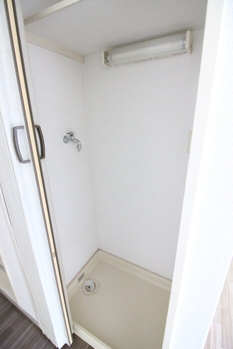 物件内観写真13　(洗濯機置場)