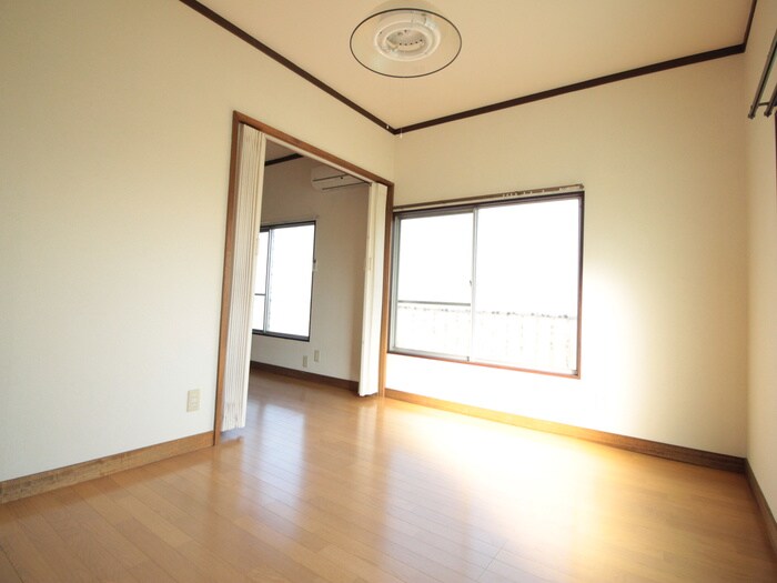 物件内観写真8　(居室)