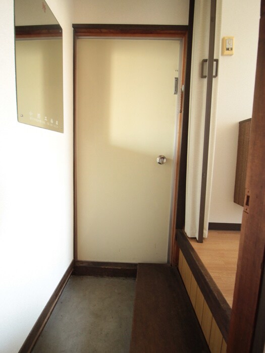 物件内観写真15　(玄関)