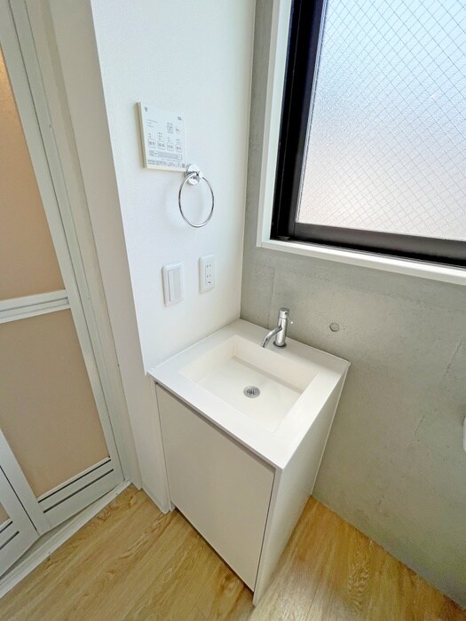 物件内観写真9　(洗面)