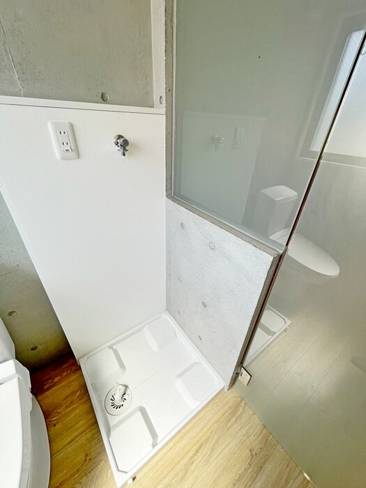 物件内観写真11　(洗濯機置場)