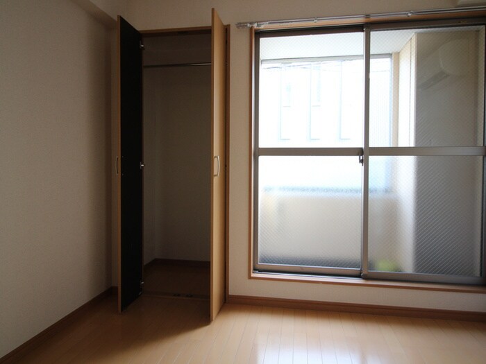 物件内観写真13　(収納)