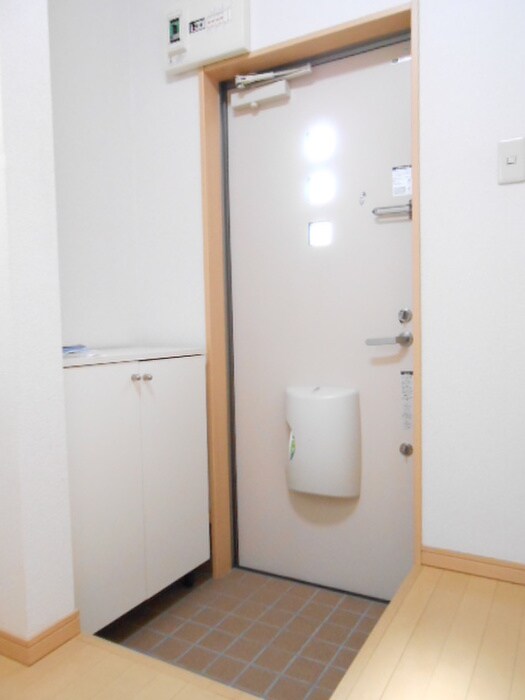 物件内観写真15　(玄関)