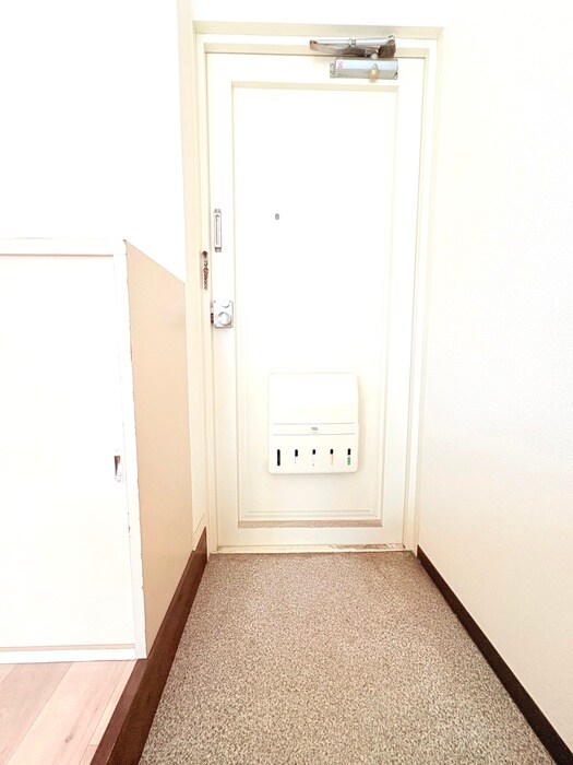 物件内観写真7　(玄関)