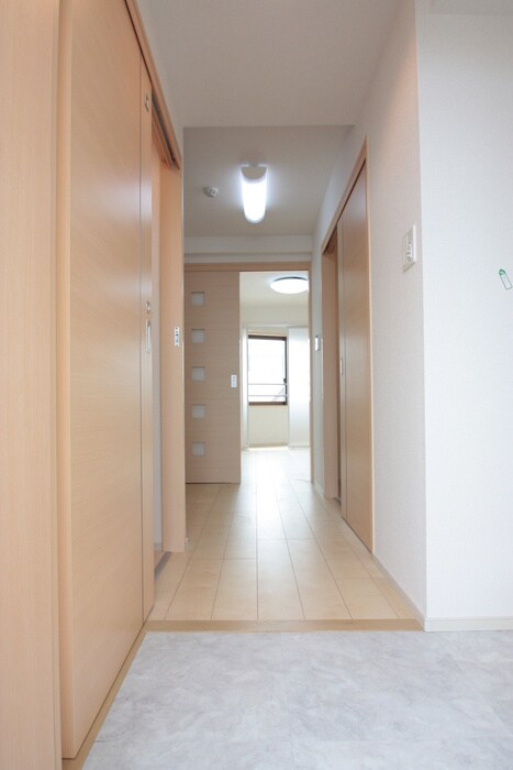 物件内観写真6　(廊下)