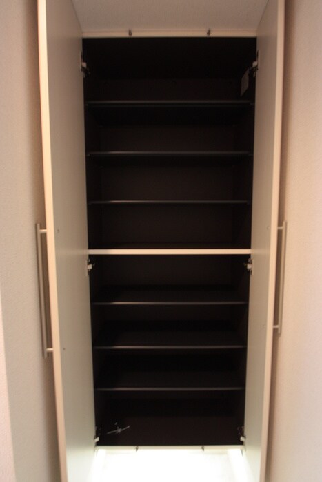 物件内観写真13　(靴箱)