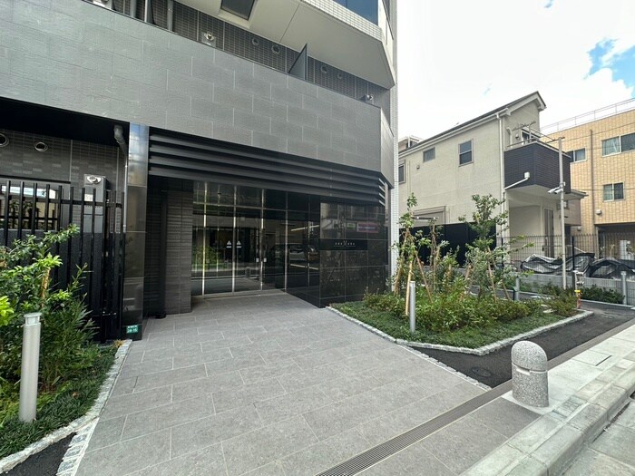 物件外観写真5　(エントランス部分)