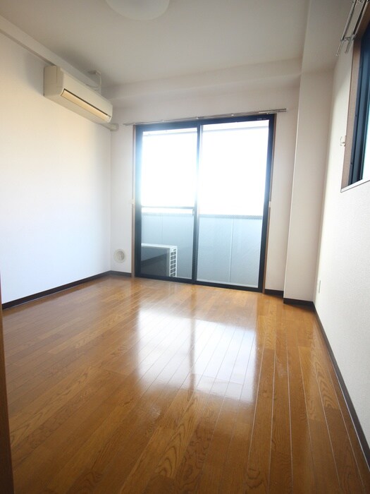 物件内観写真10　(居室)