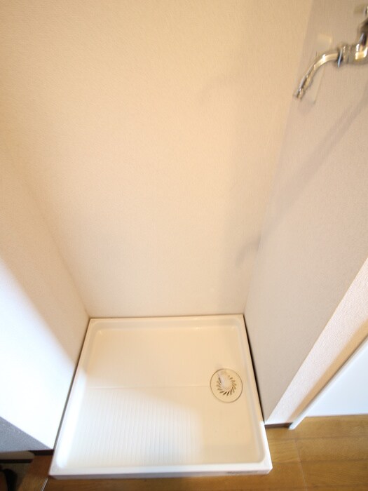 物件内観写真10　(洗濯機置場)