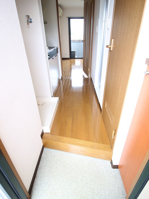 物件内観写真11　(玄関)