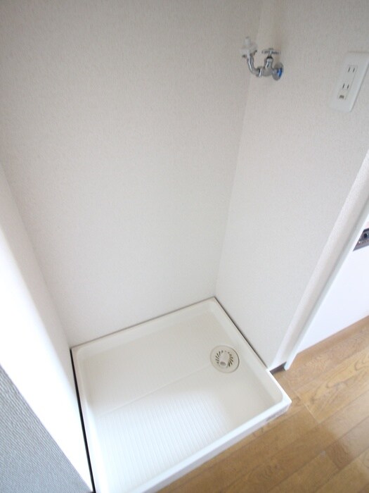 物件内観写真14　(洗濯機置場)