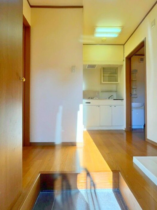 物件内観写真7　(玄関)