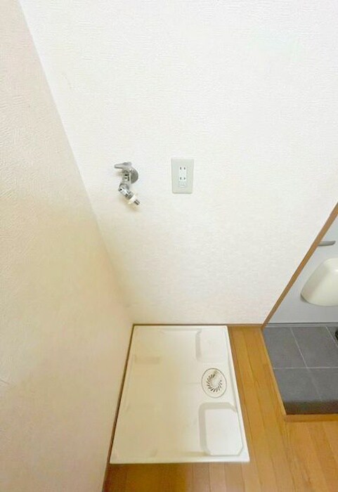 物件内観写真9　(洗濯機置場)