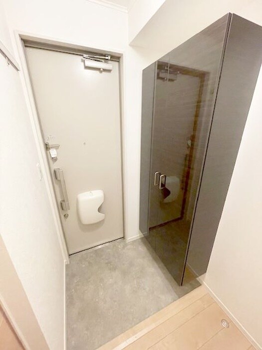 物件内観写真7　(玄関)