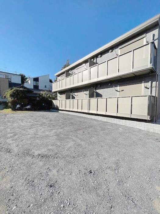 物件外観写真3　(駐車場)