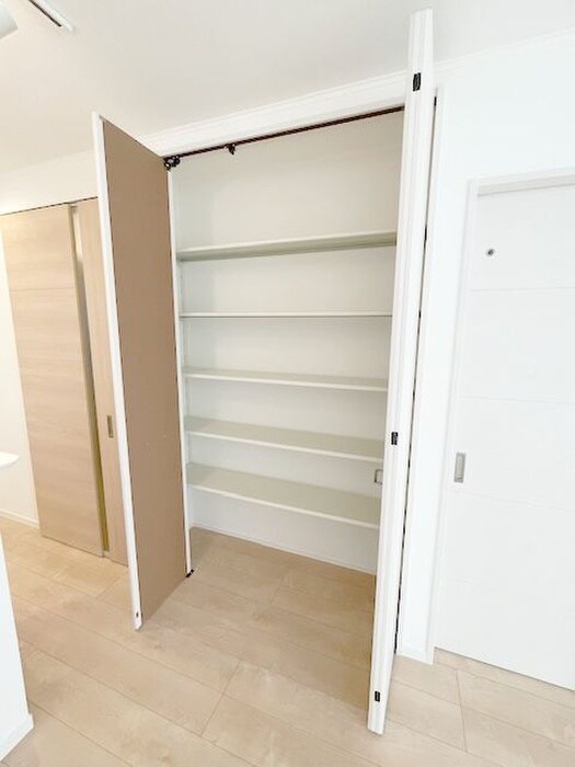 物件内観写真21　(収納)